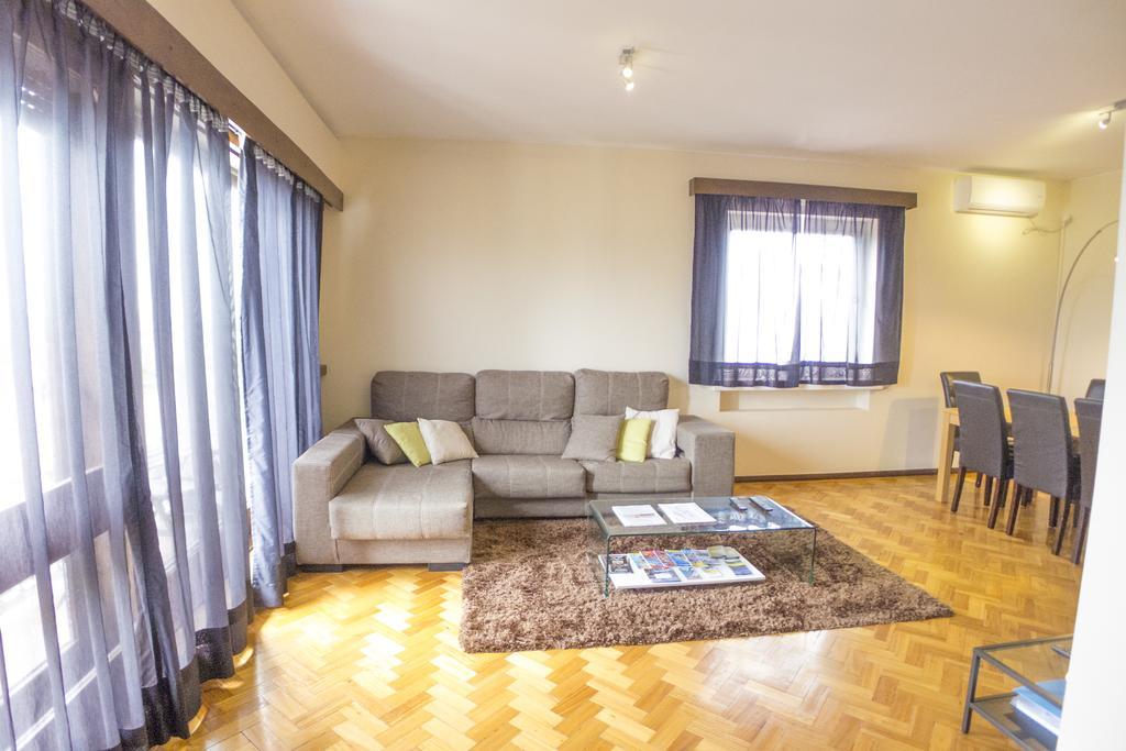 Lv Premier Apartments Clerigos- Re1 포르투 외부 사진
